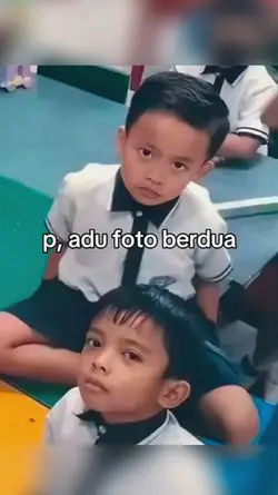 p, adu foto berdua