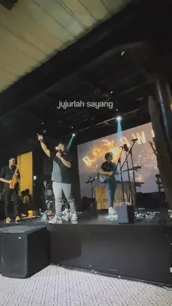 Font & gradasi warna