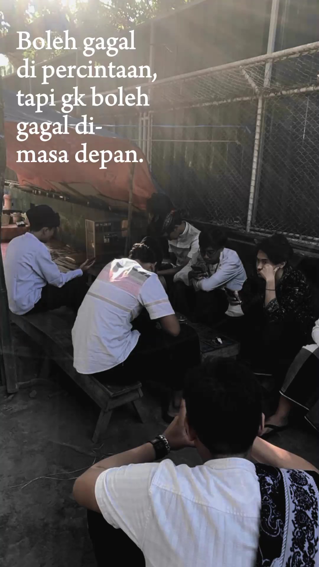 teks bisa di geser 