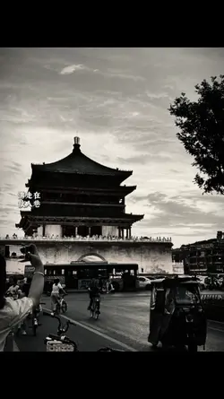 1 ảnh + Màu Lyrics