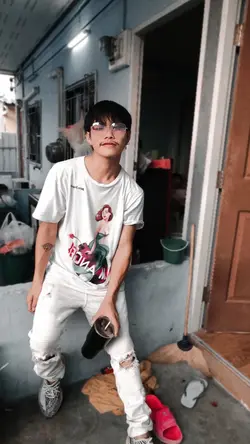 พี่เลยไว้หนวดแทน