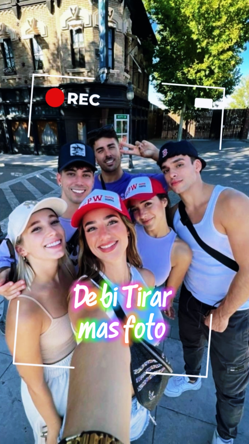 Debi Tirar mas foto 