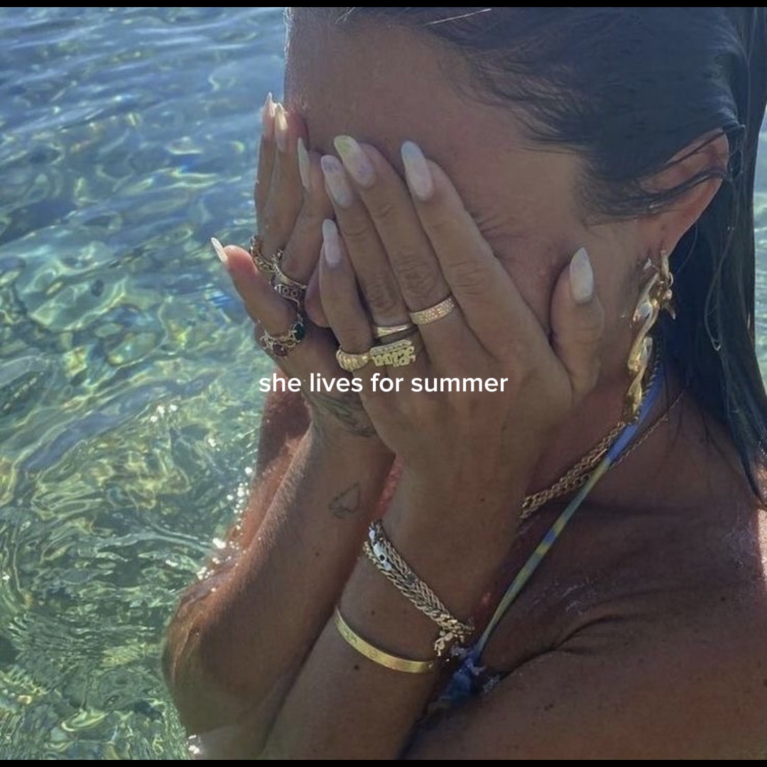 Summer girl ☀️🌺