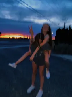 SOTTO LE LUCI AL NEO