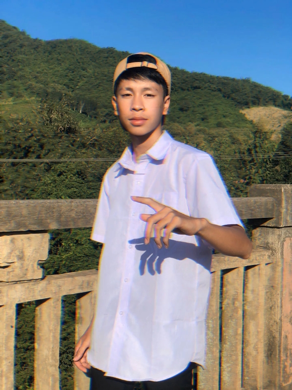 ໄວລຸ້ນເມືອງນໍ້າບາກ