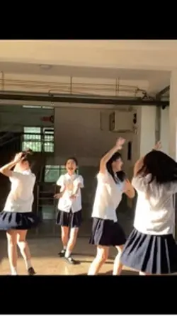 真正的爱是罕见的，真正的友谊更是罕见。