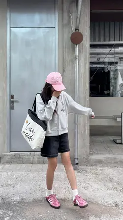 2 pics TV32301092344