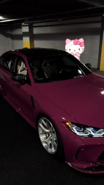 Hello kitty BMW tren