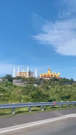 Sang Bumi Ruwa Jurai