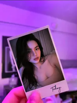 POLAROID