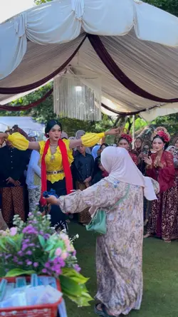 Tarian sambut WCC