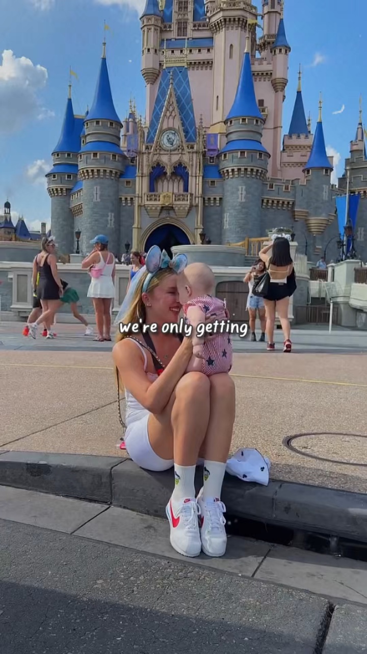 Mom and daughter 