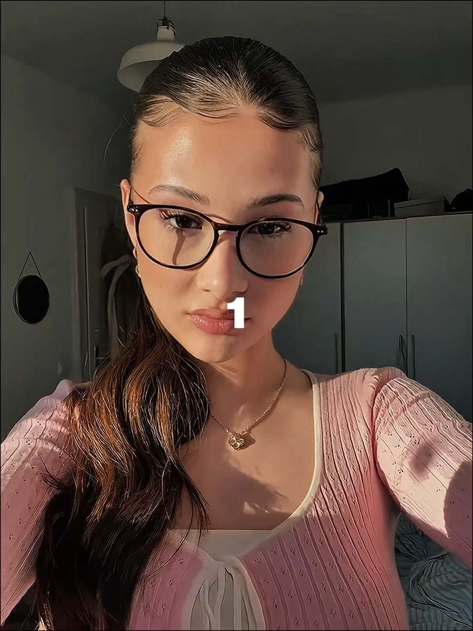 PINKY UP - KATSEYE