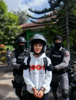 DI TANGKAP POLISI 