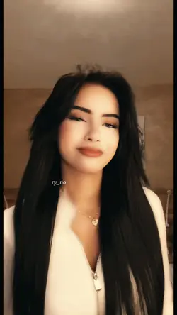 MIRA ESA NENA LA QUE