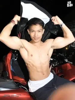 จอมขวัญเพิ่มเพลง