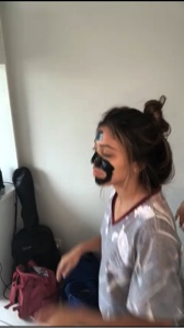Merci à mes amies 