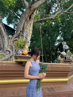 ဘာဖြစ်”ချစ်တယ်//ဟဲလေး