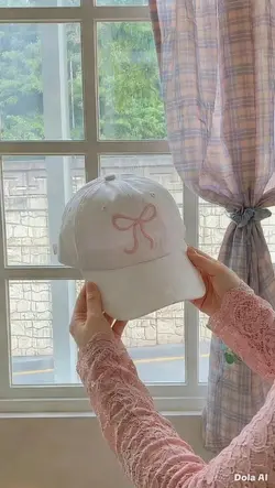 topi aesthetic