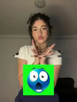 In quella scena, appena parte la musica esplode tutto