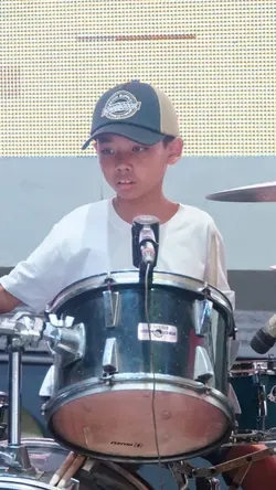 Drummer Aura