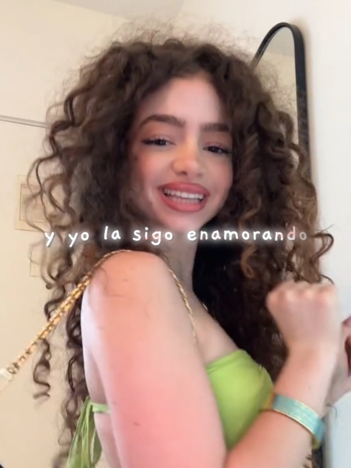 la sigo enamorando 