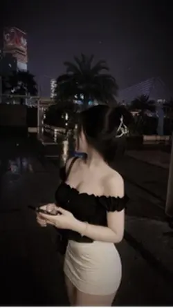 1 ảnh lyric + màu 