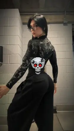 Skull face 9:16