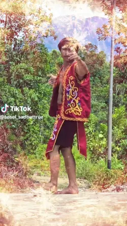 tarian asli dayak