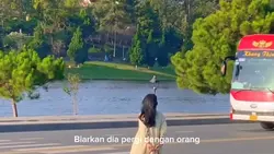 dia membuang km