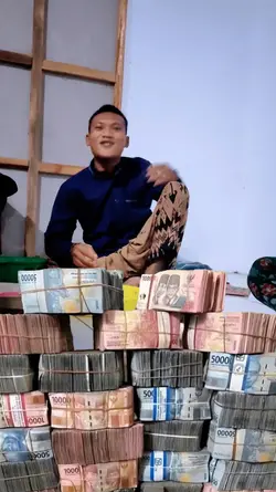 UANG BANYAK