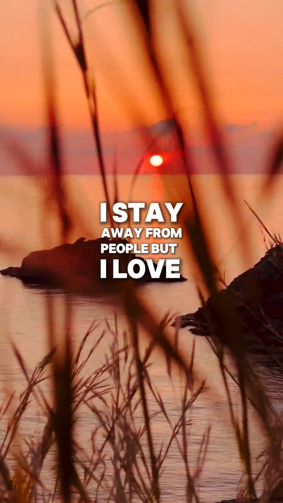 Eu fico longe