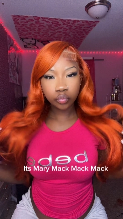 c'est Mary Mack