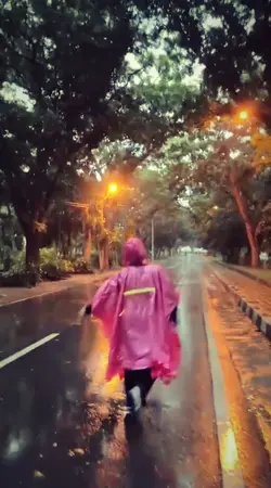 fotolive,run in rain