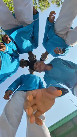 Di dunia ini trasisi