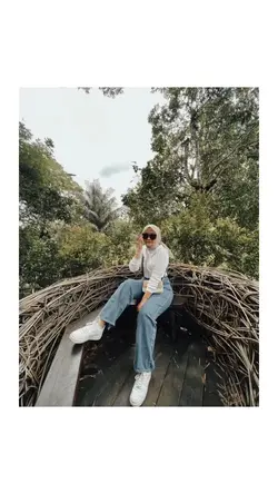 Frame latar putih