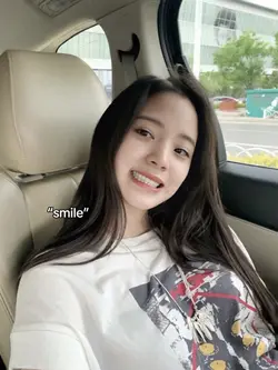 smile vs smiling 
