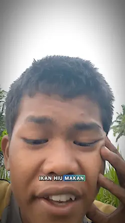 Ikan hiu makan tomat