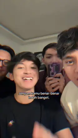 senyum terindah kamu
