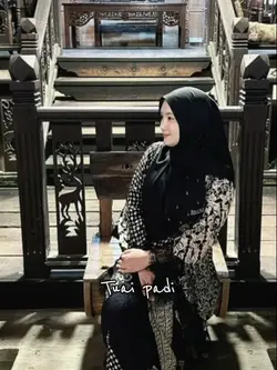 Tuai padi antara mas