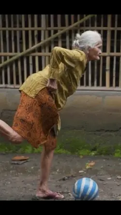 TENDANGAN NENEK