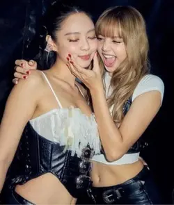 Jennie & Lisa🫶🏻