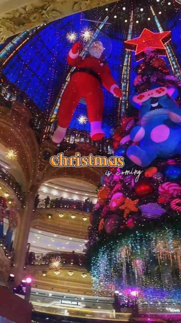 christmas is coming 