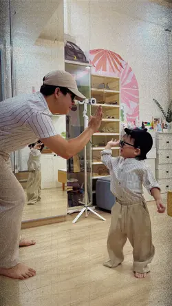 Video father and son