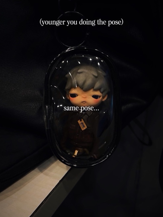même pose