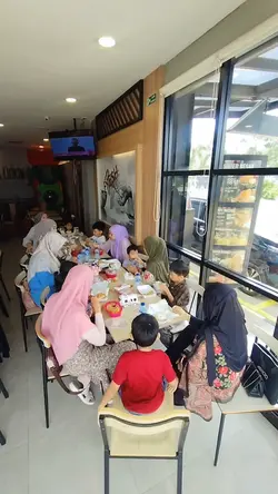 MAKAN MAKAN