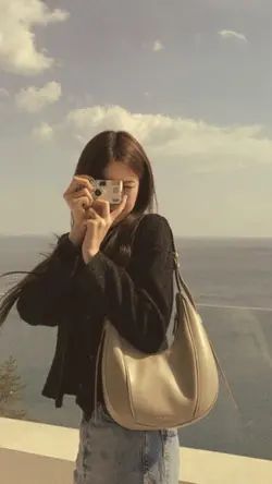 凌晨路灯照着我的疲惫