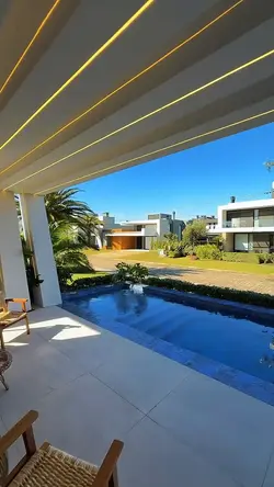 comercial house