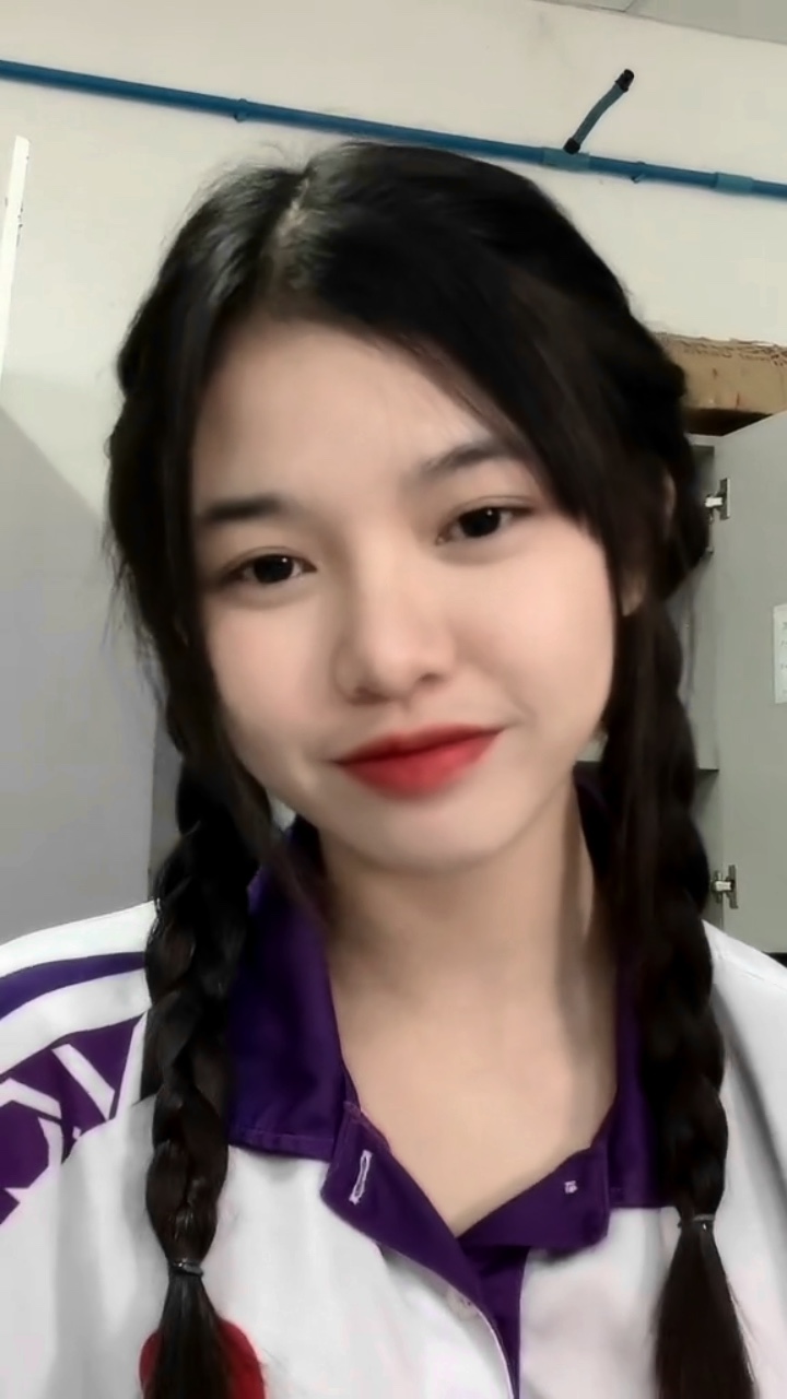 ลองเดินเข้ามาา