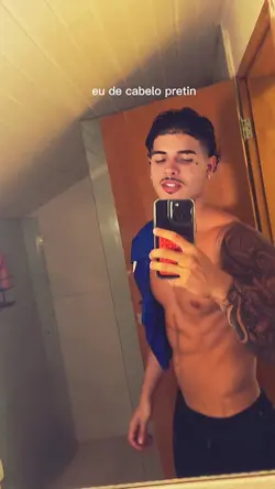 eu de cabelo pretin